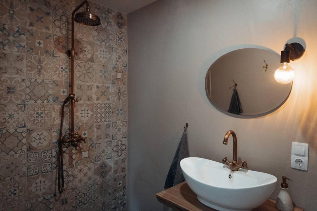 Teatra Street Apartment บัลวี ภายนอก รูปภาพ